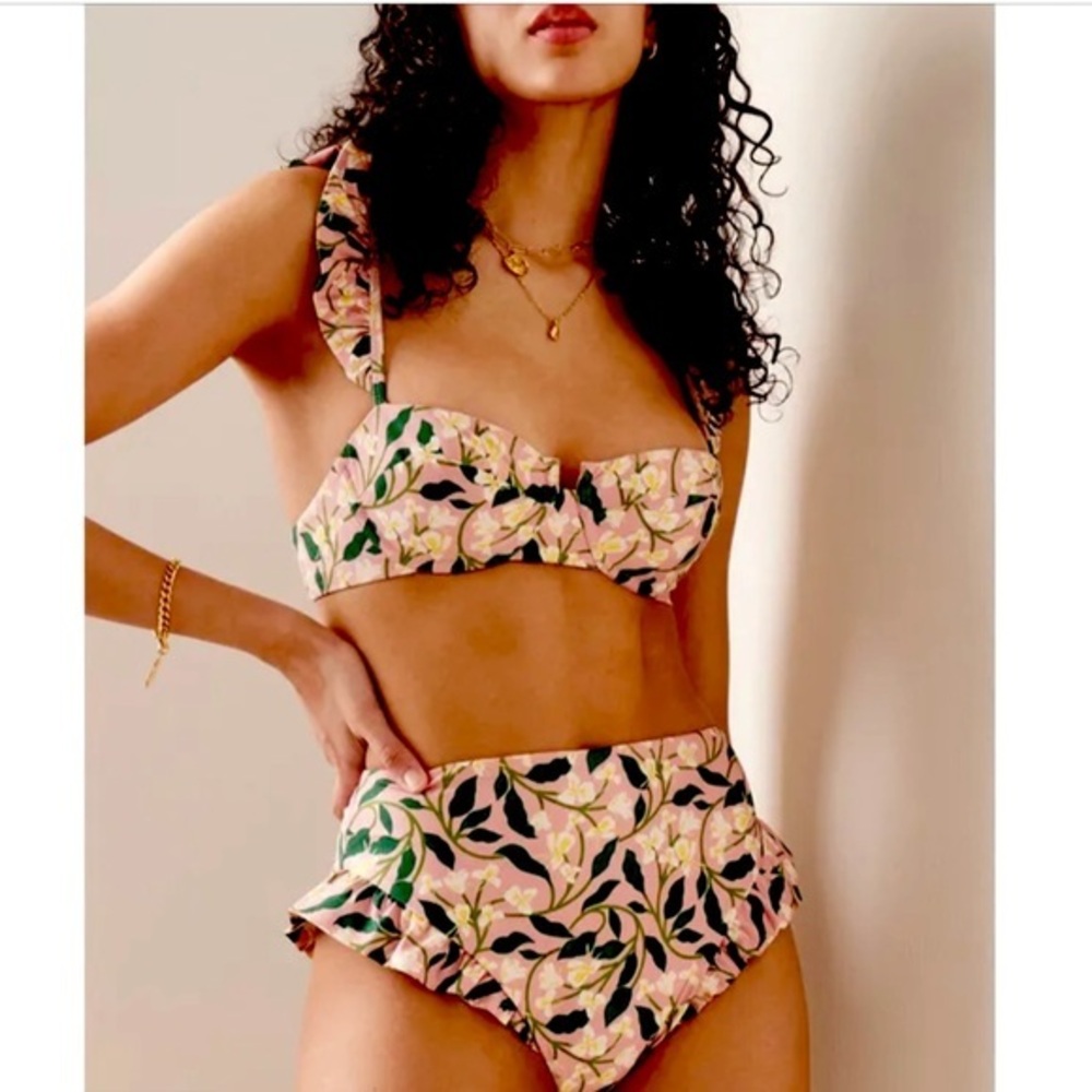 Floral Bikini NWT medium